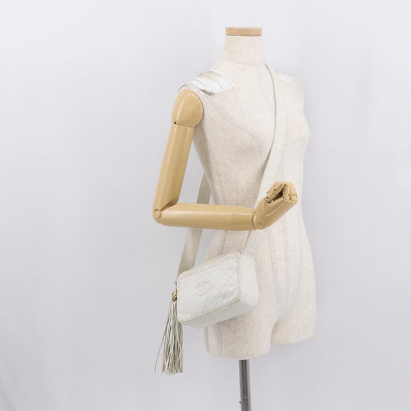 CHANEL Matelasse Shoulder Bag Lamb Skin White Gold CC Auth BA9689