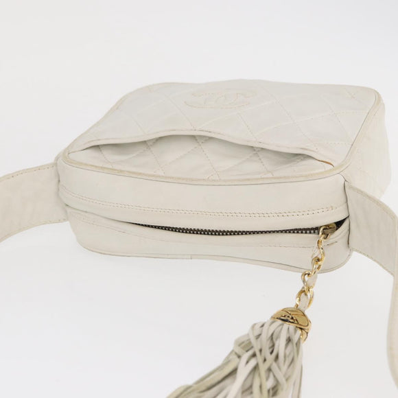CHANEL Matelasse Shoulder Bag Lamb Skin White Gold CC Auth BA9689
