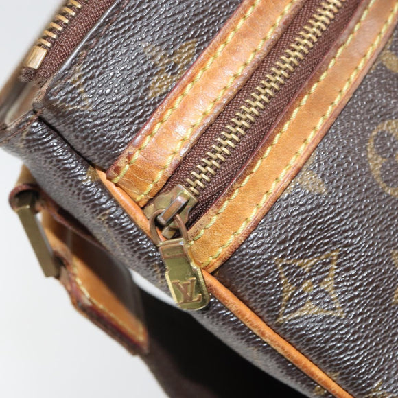LOUIS VUITTON Monogram Pochette Bosphore Shoulder Bag M40044 LV Auth BA9815