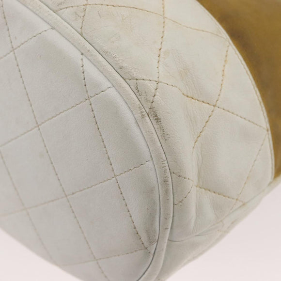 CHANEL Matelasse Drawstring Chain Shoulder Bag Leather Beige Gold CC Auth BAZ157
