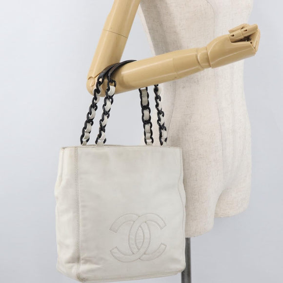 CHANEL Chain Hand Bag Leather White CC Auth BAZ593A