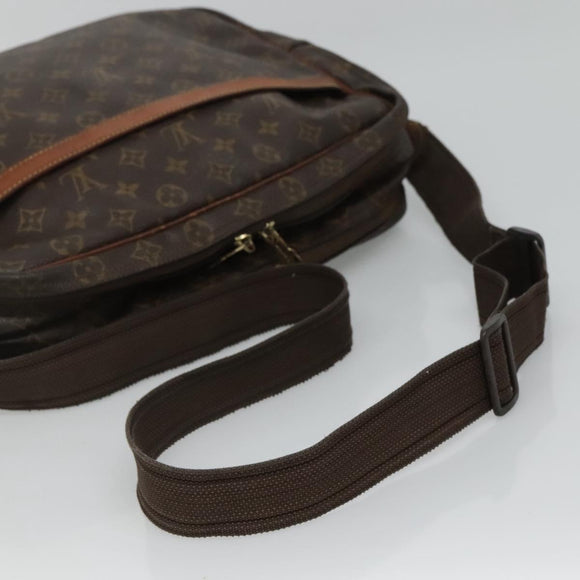 LOUIS VUITTON Monogram Reporter GM Shoulder Bag M45252 LV Auth BD201