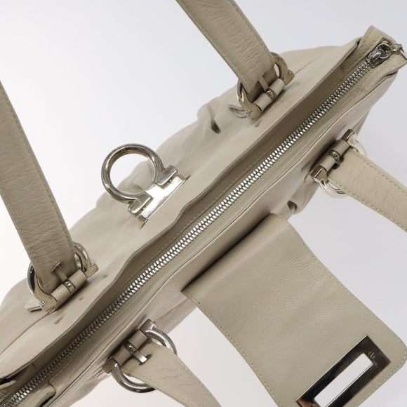 Salvatore Ferragamo Gancini Shoulder Bag Leather White Silver Auth BD2130
