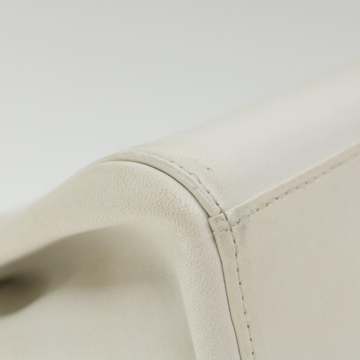 CHANEL Choco Bar line Chain Shoulder Bag Leather White CC Auth bs10047