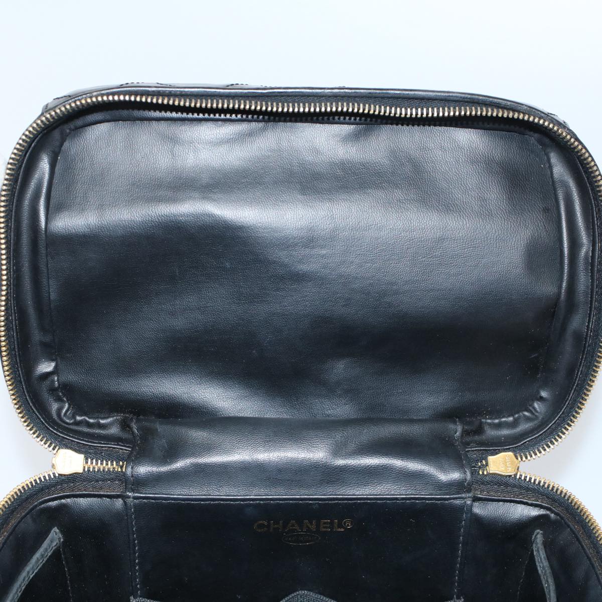 CHANEL Vanity Cosmetic Pouch Patent leather Black CC Auth bs10201