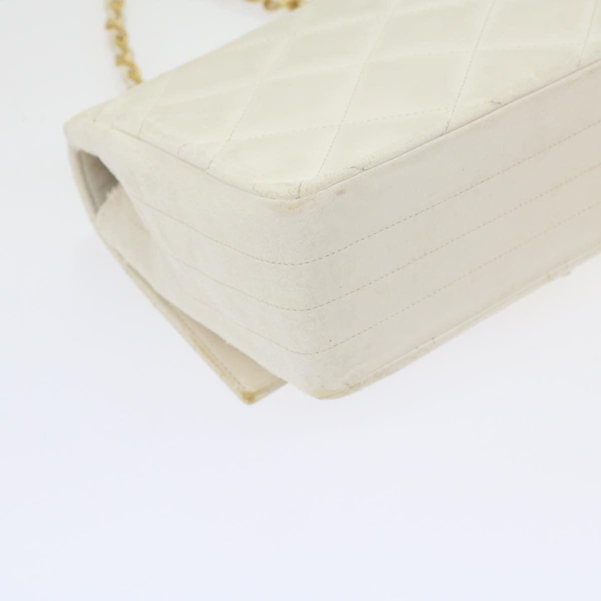 CHANEL Matelasse Chain Shoulder Bag Lamb Skin White CC Auth bs10562