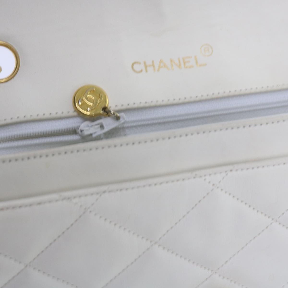 CHANEL Matelasse Chain Shoulder Bag Lamb Skin White CC Auth bs10562