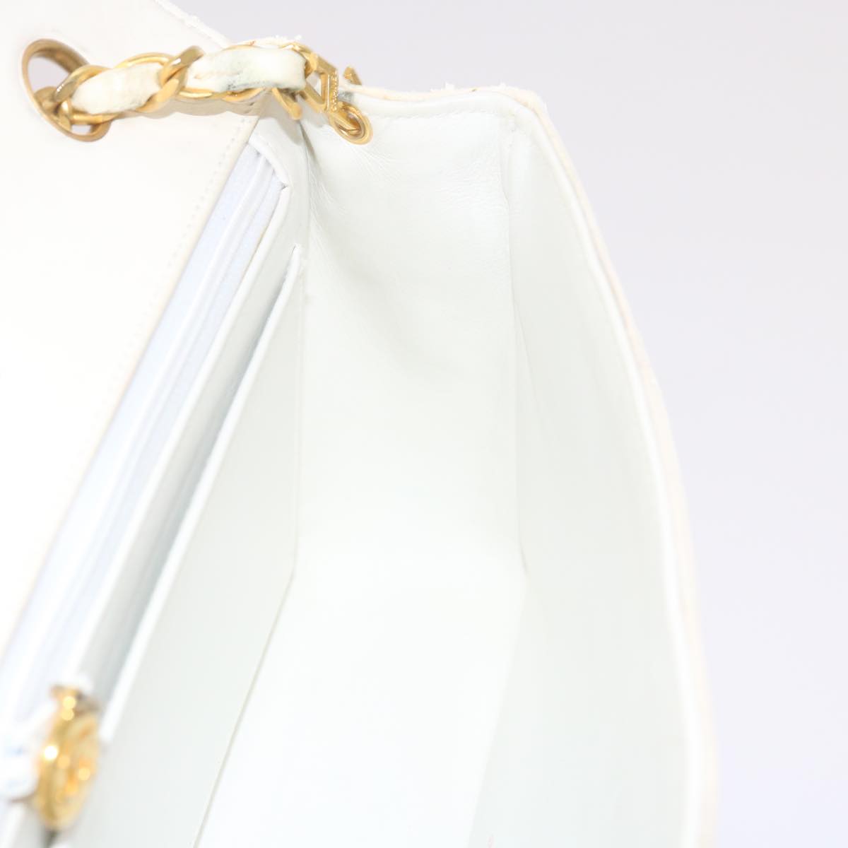 CHANEL Matelasse Chain Shoulder Bag Lamb Skin White CC Auth bs10562