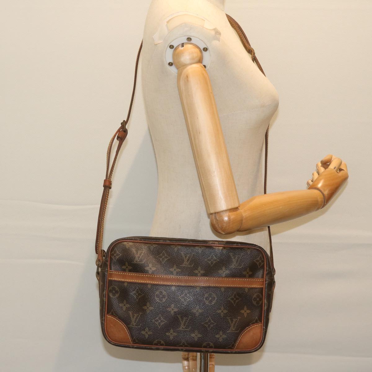 LOUIS VUITTON Monogram Trocadero 27 Shoulder Bag M51274 LV Auth bs10567