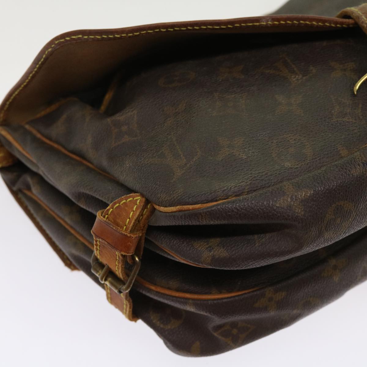 LOUIS VUITTON Monogram Saumur 30 Shoulder Bag M42256 LV Auth bs10582