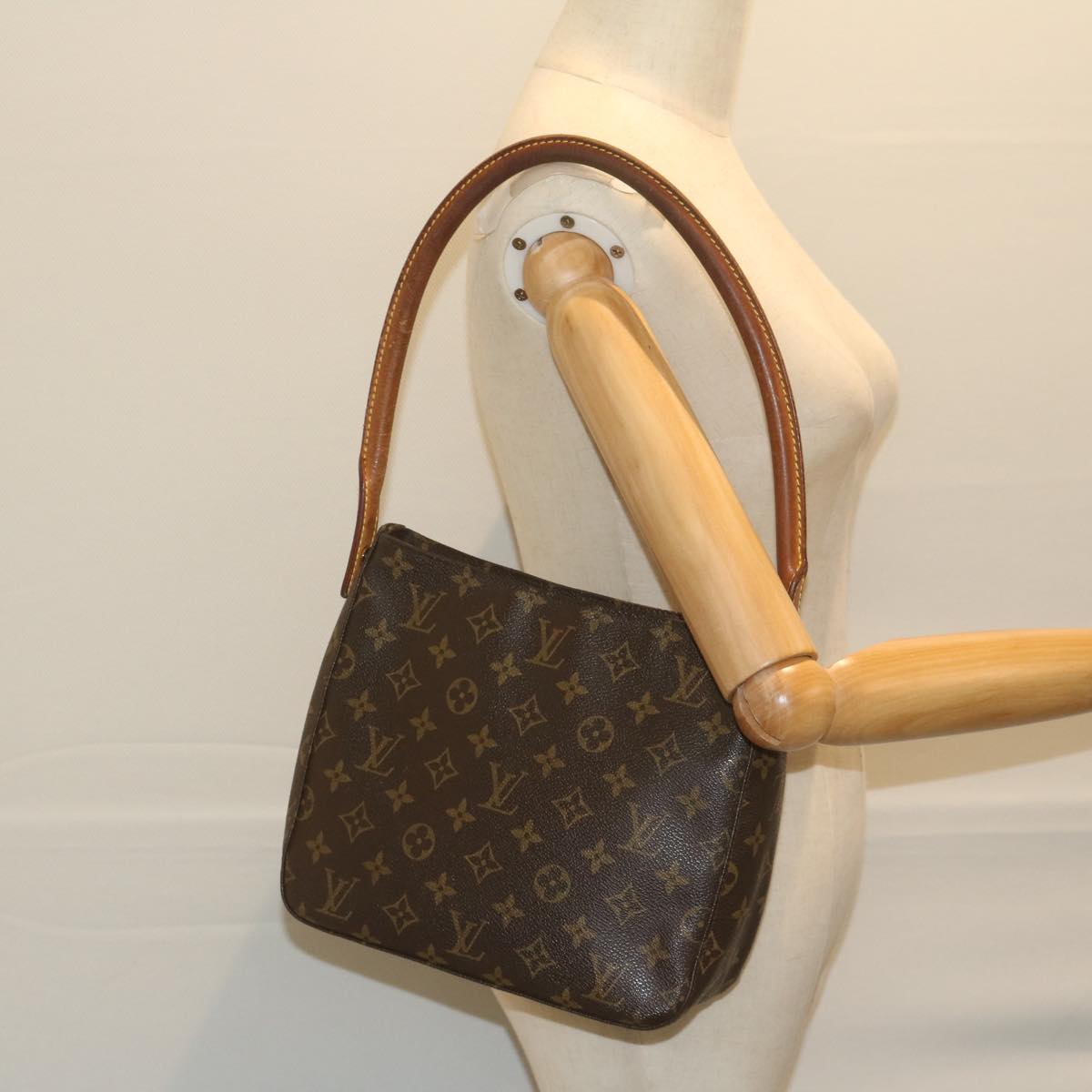 LOUIS VUITTON Monogram Looping MM Shoulder Bag M51146 LV Auth bs10646