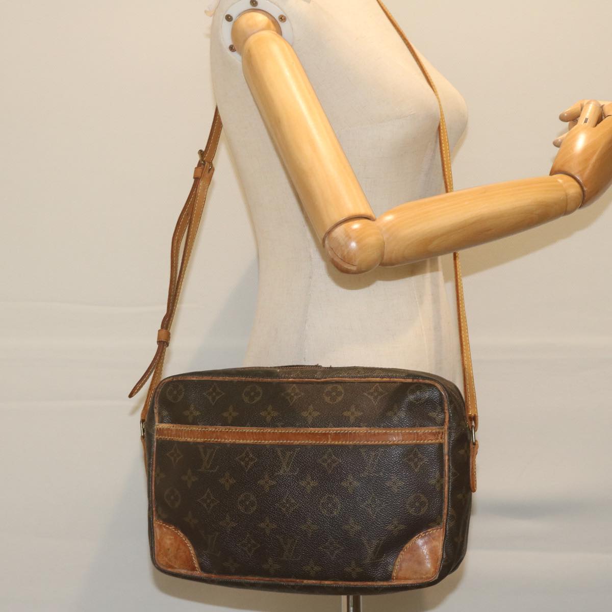 LOUIS VUITTON Monogram Trocadero 30 Shoulder Bag M51272 LV Auth bs10680