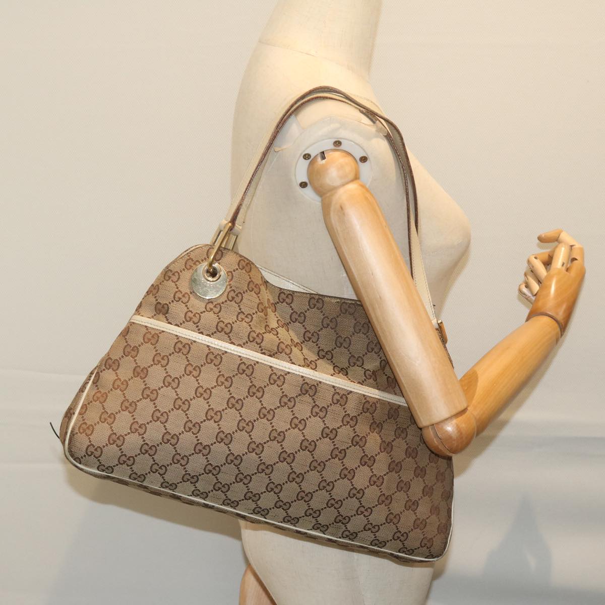 GUCCI GG Canvas Shoulder Bag Beige 121023 Auth bs10730