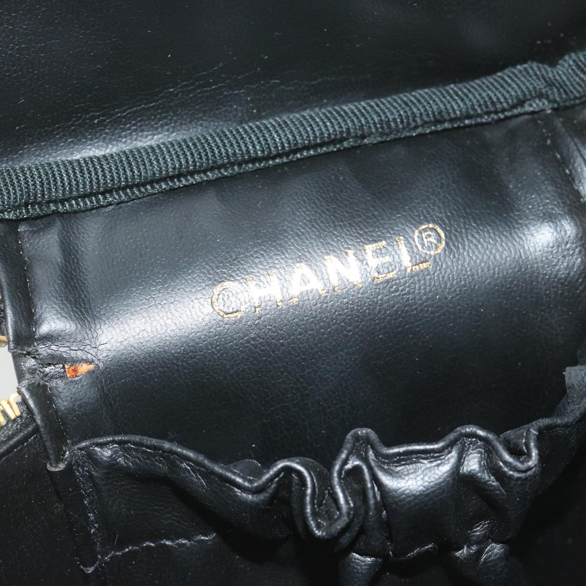 CHANEL Vanity Cosmetic Pouch Leather Black CC Auth bs10975