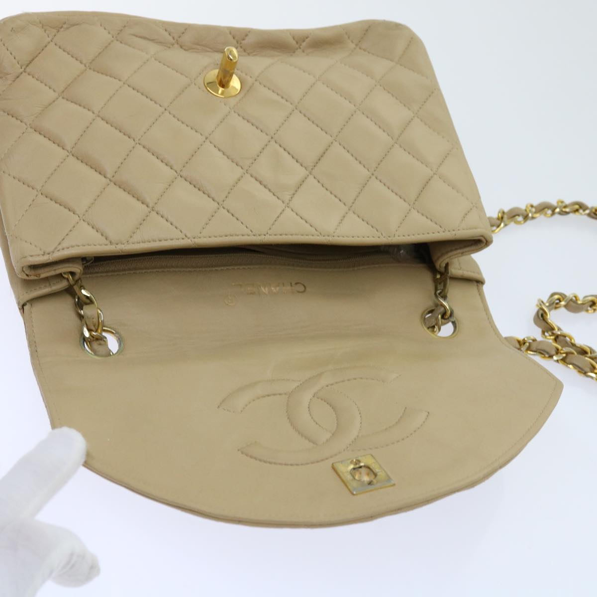 CHANEL Matelasse Chain Shoulder Bag Lamb Skin Beige CC Auth bs11057