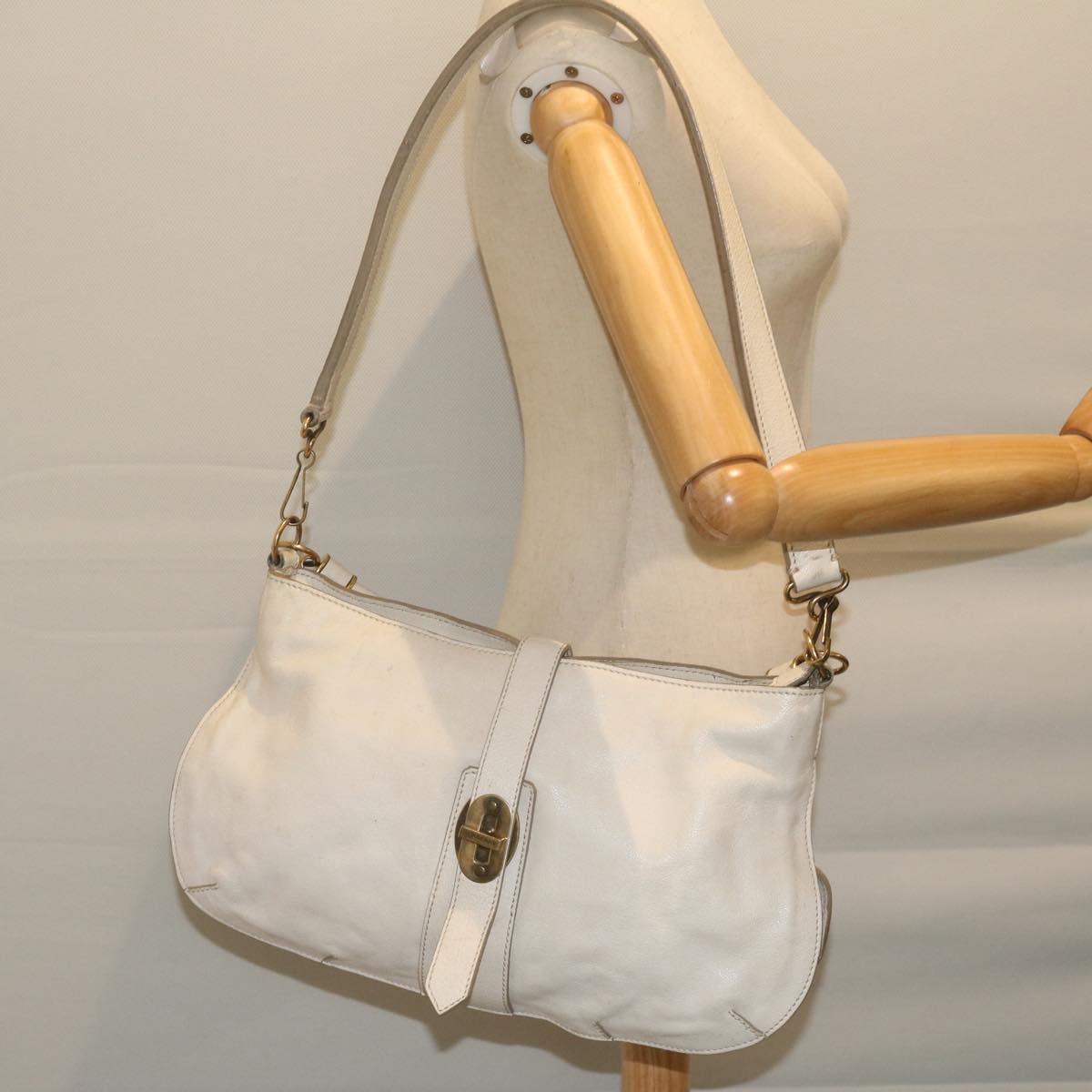 BURBERRY Shoulder Bag Leather White Auth bs11093