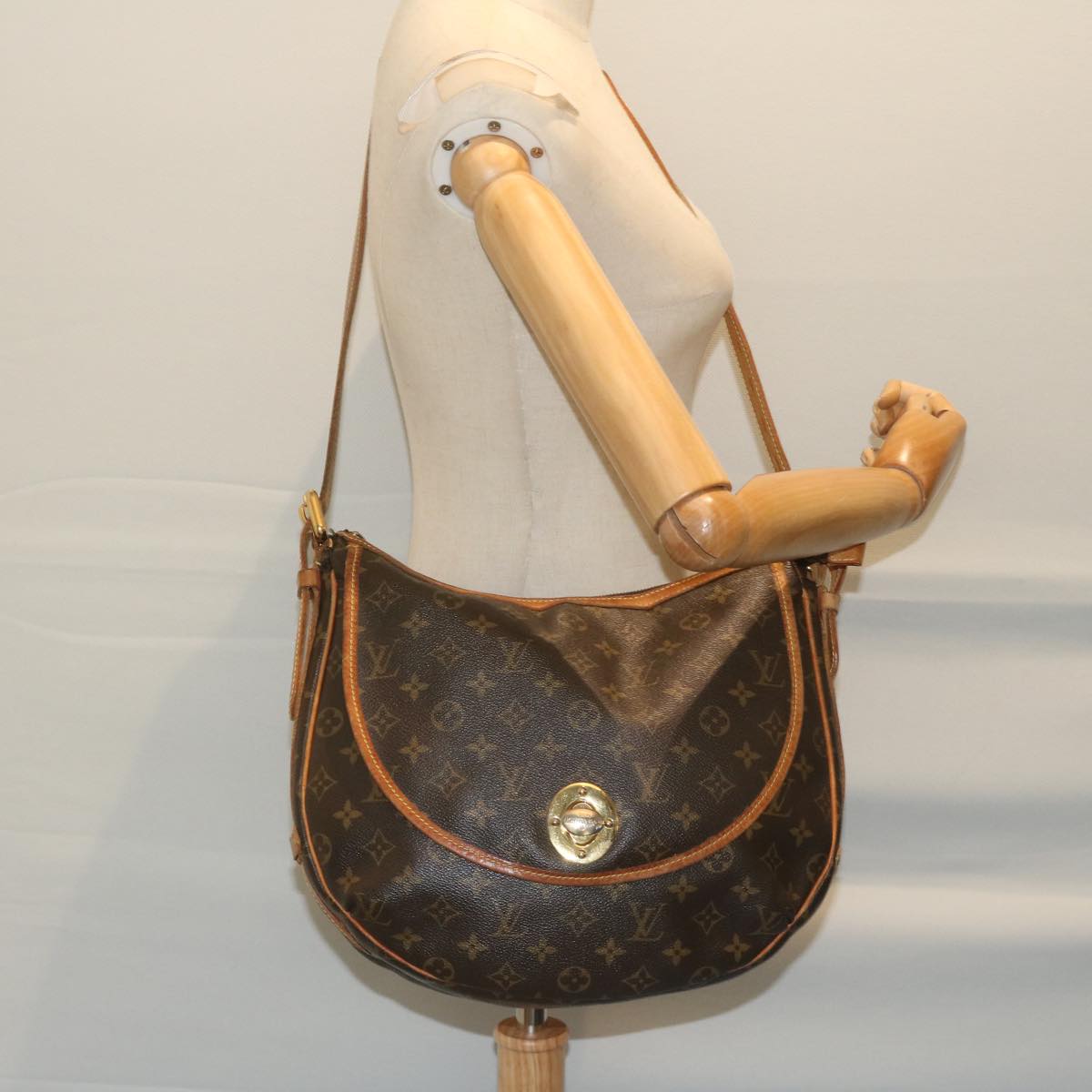 LOUIS VUITTON Monogram Tolum GM Shoulder Bag M40075 LV Auth bs11245