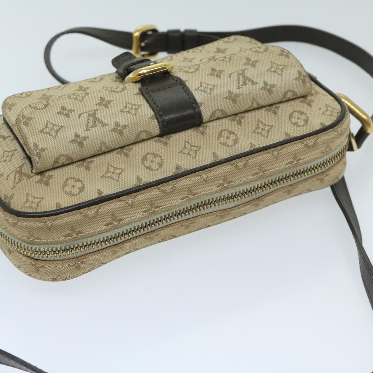 LOUIS VUITTON Monogram Mini Juliet MM Shoulder Bag Khaki M92218 LV Auth bs11265