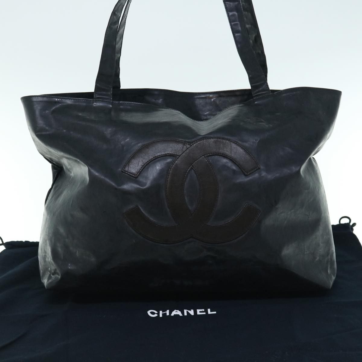 CHANEL Shoulder Bag Patent leather Black CC Auth bs11314