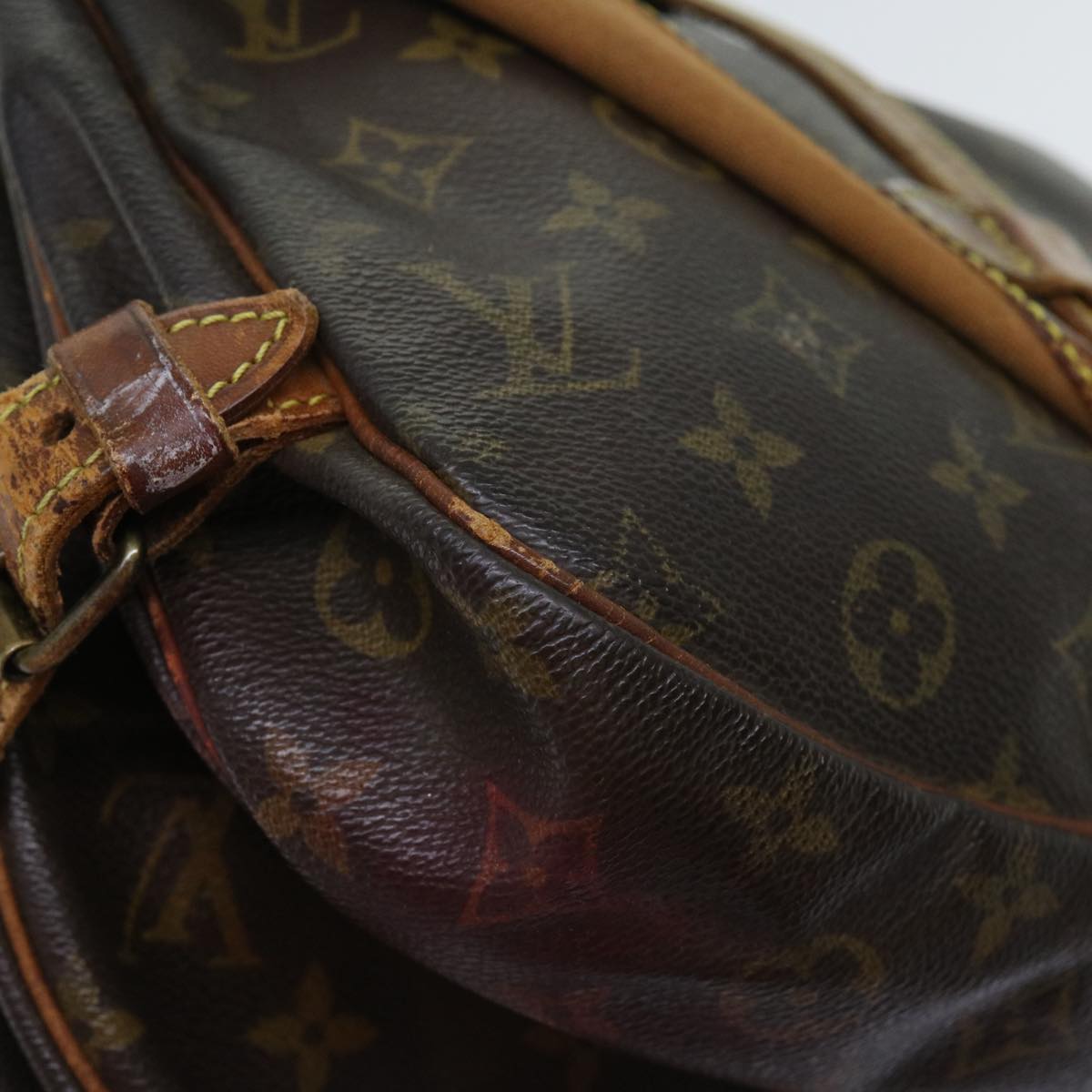 LOUIS VUITTON Monogram Saumur 30 Shoulder Bag M42256 LV Auth bs11337