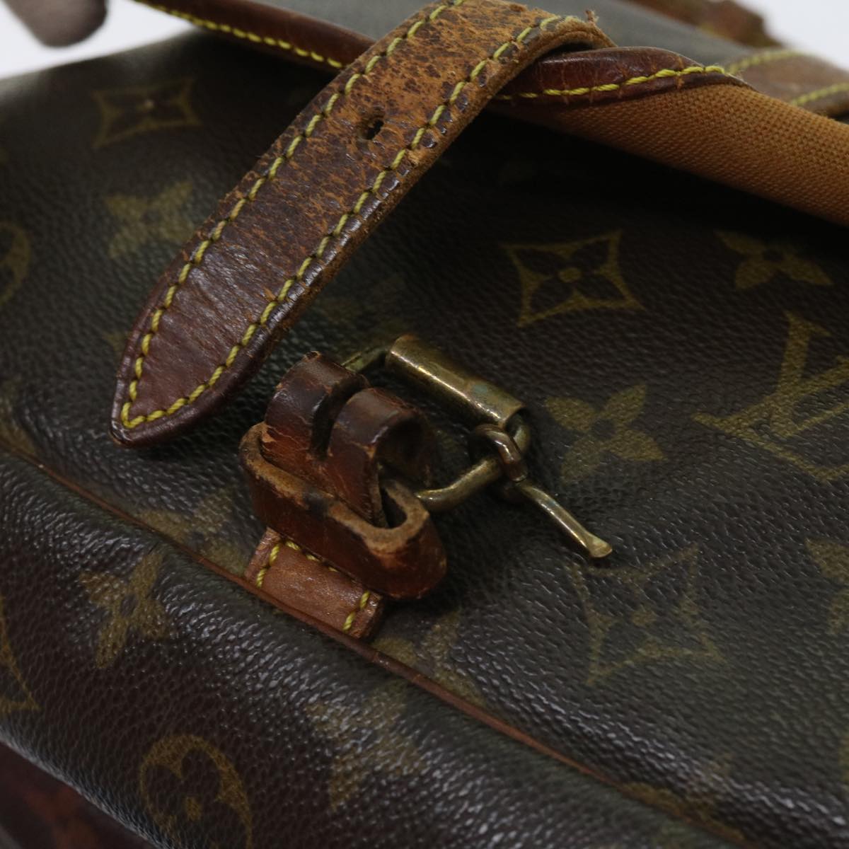 LOUIS VUITTON Monogram Saumur 30 Shoulder Bag M42256 LV Auth bs11337