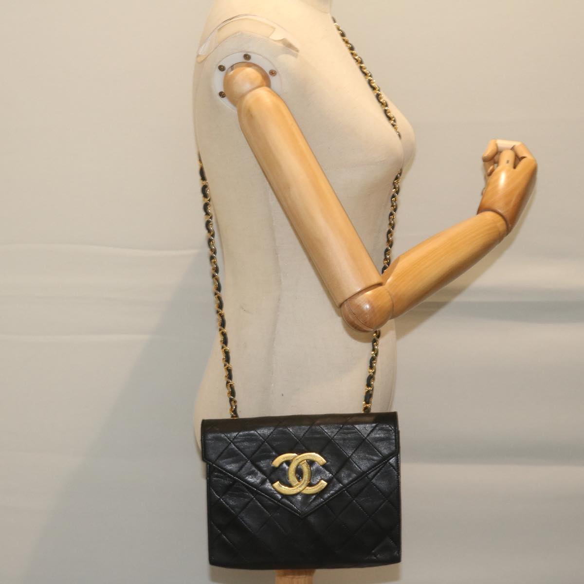 CHANEL Matelasse Chain Shoulder Bag Lamb Skin Black CC Auth bs11401