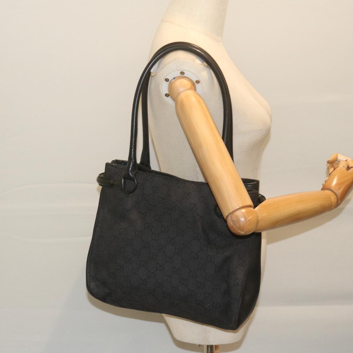 GUCCI GG Canvas Shoulder Bag Black 101971 Auth bs11450