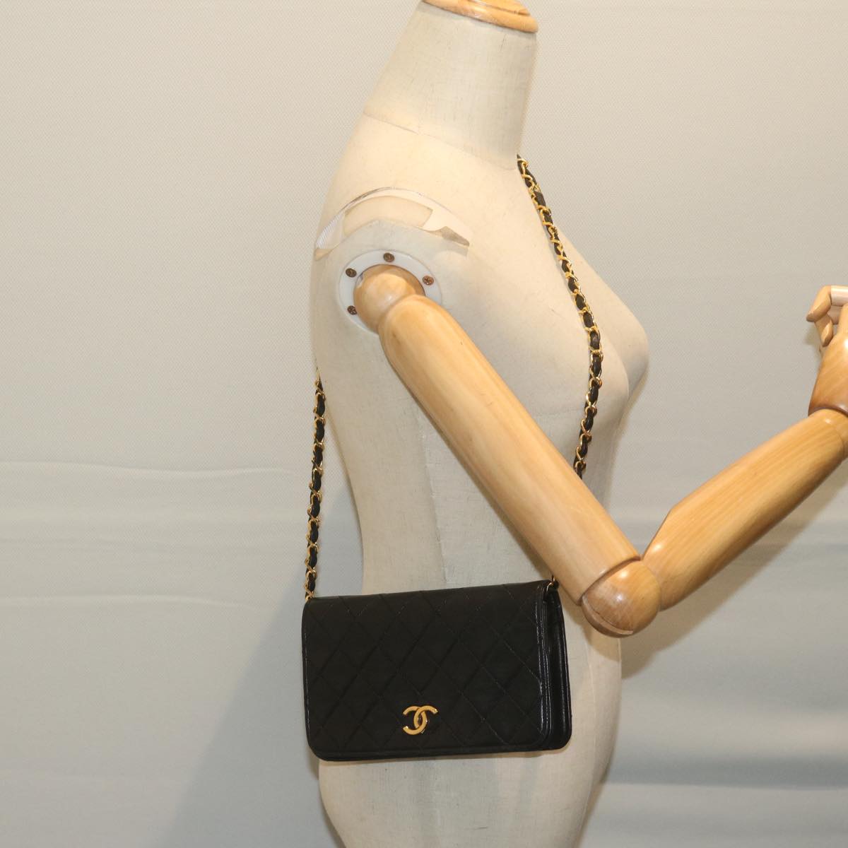 CHANEL Matelasse Chain Shoulder Bag Lamb Skin Black CC Auth bs11475