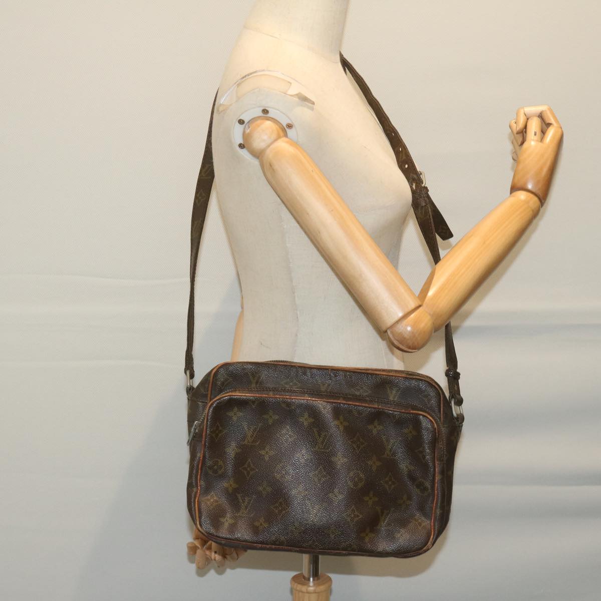 LOUIS VUITTON Monogram Migra Tour Shoulder Bag No.201 LV Auth bs11511