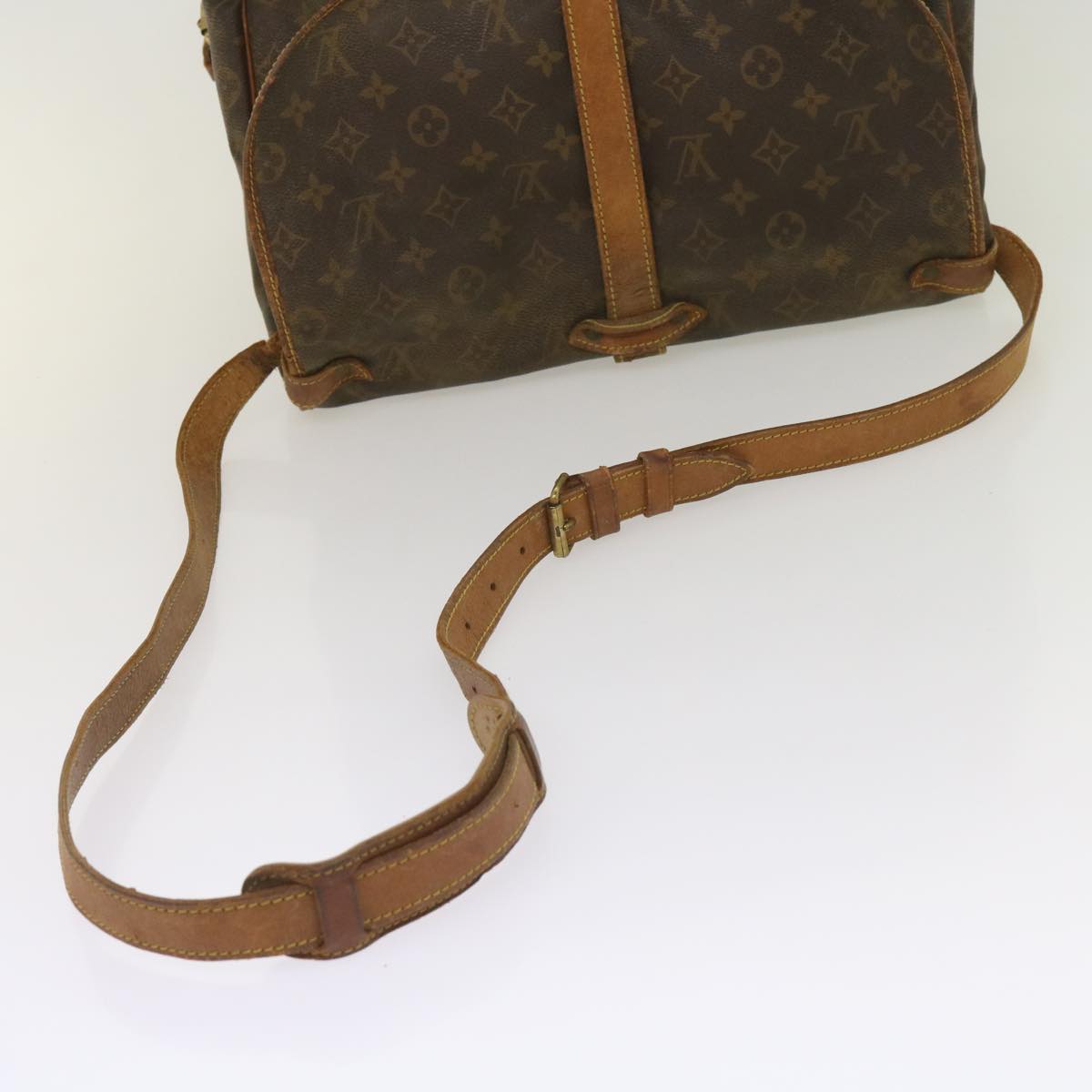 LOUIS VUITTON Monogram Saumur 35 Shoulder Bag M42254 LV Auth bs11608