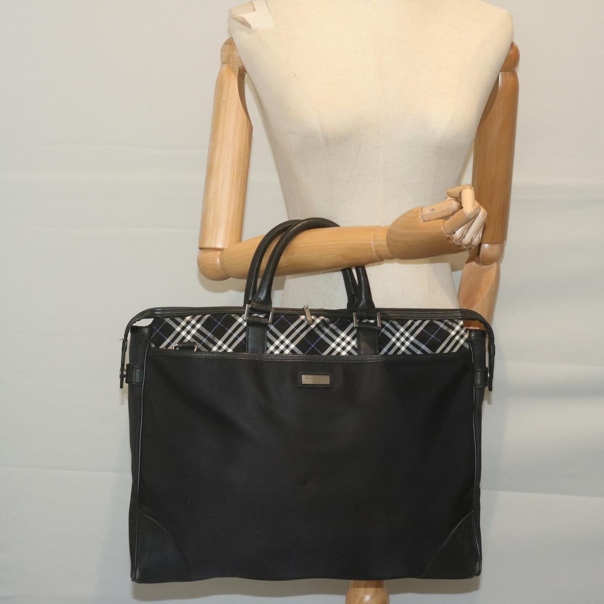 BURBERRY Nova Check Black label Hand Bag Nylon Black Auth bs11735