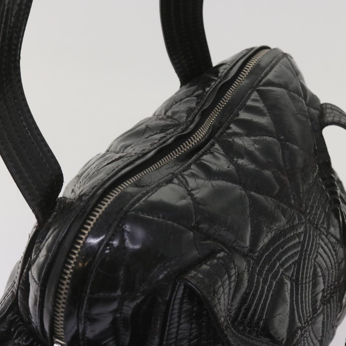 CHANEL Shoulder Bag Patent leather Black CC Auth bs11782