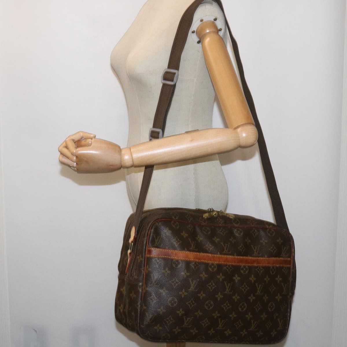 LOUIS VUITTON Monogram Reporter GM Shoulder Bag M45252 LV Auth bs11824