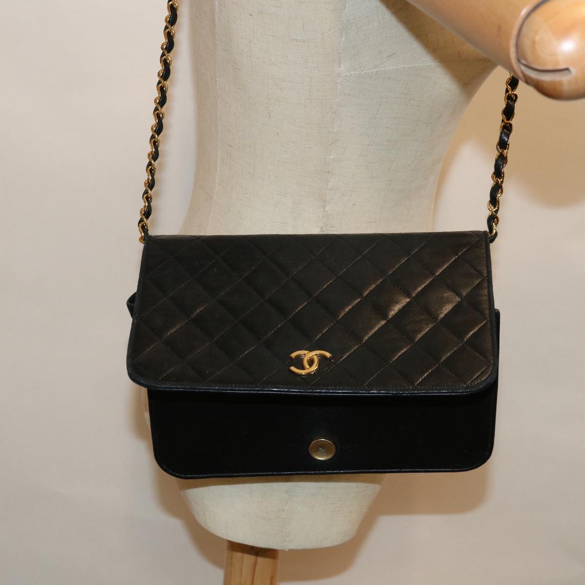 CHANEL Matelasse Chain Shoulder Bag Lamb Skin Black CC Auth bs11976