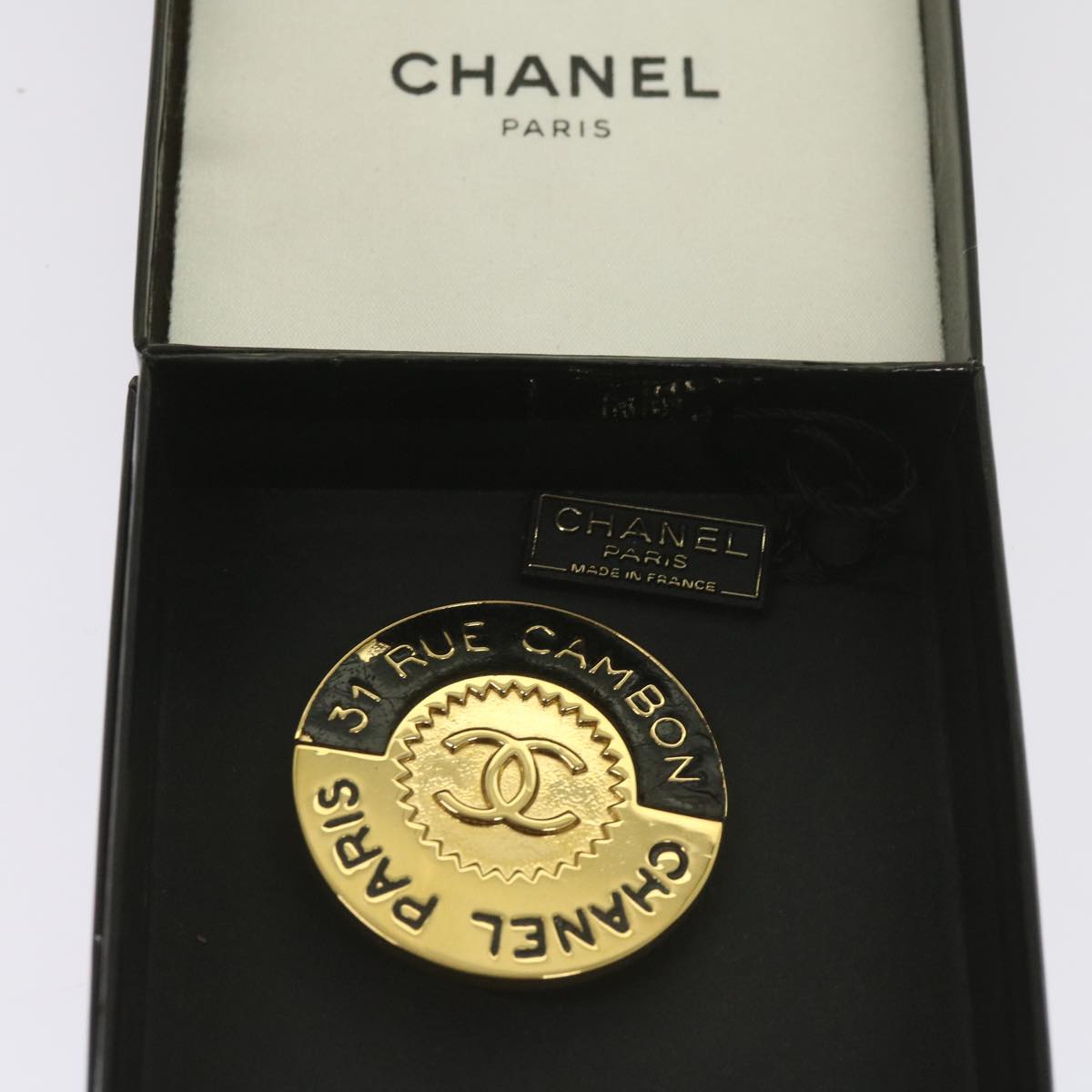 CHANEL Brooch metal Gold CC Auth bs12167