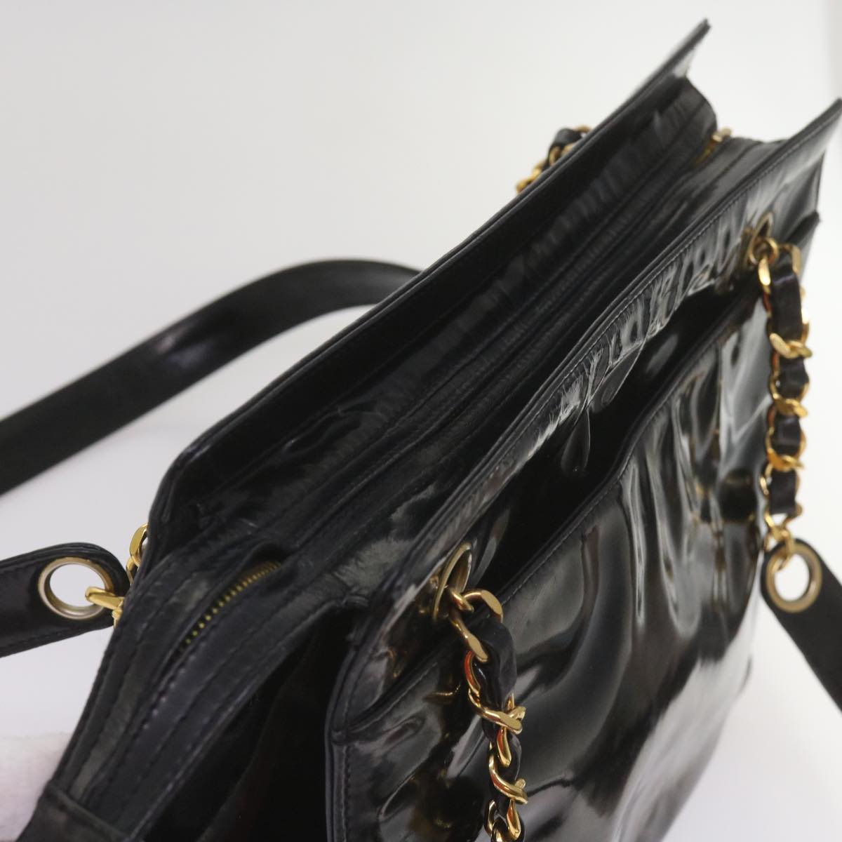 CHANEL Chain Shoulder Bag Patent leather Black CC Auth bs12350