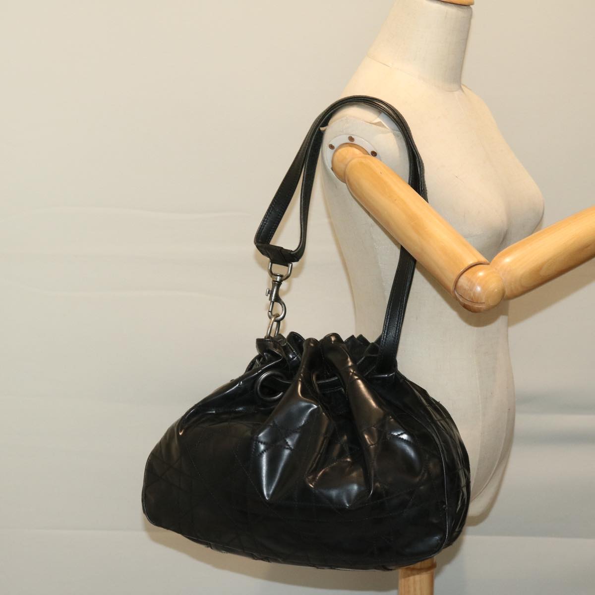 Christian Dior Canage Shoulder Bag patent Black Auth bs12459