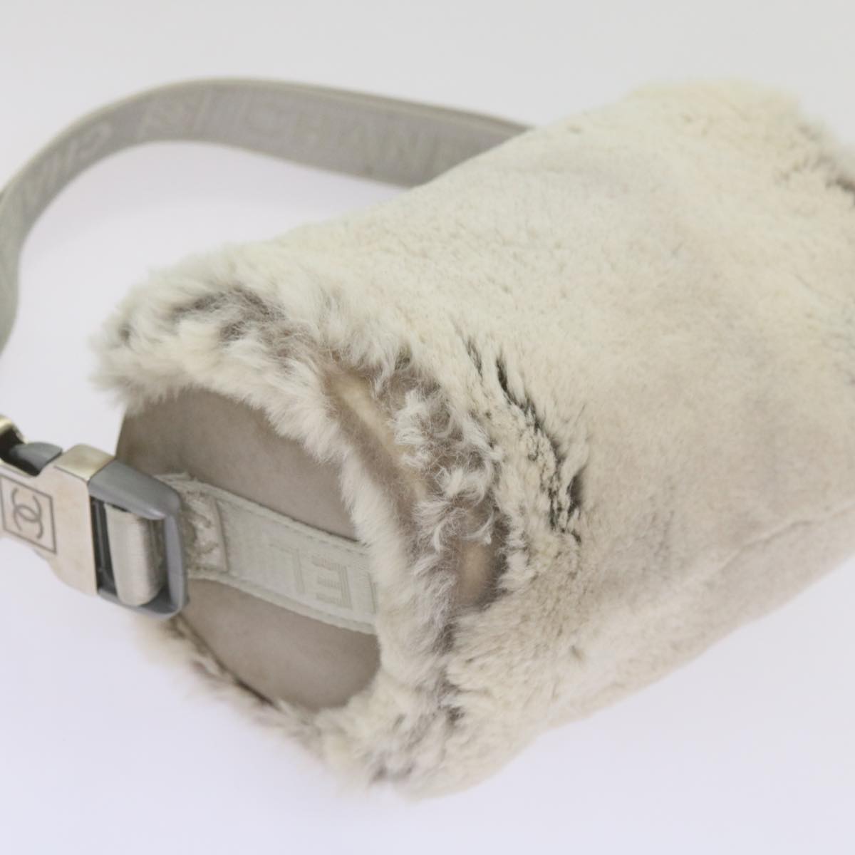 CHANEL Shoulder Bag Mouton White CC Auth bs12467