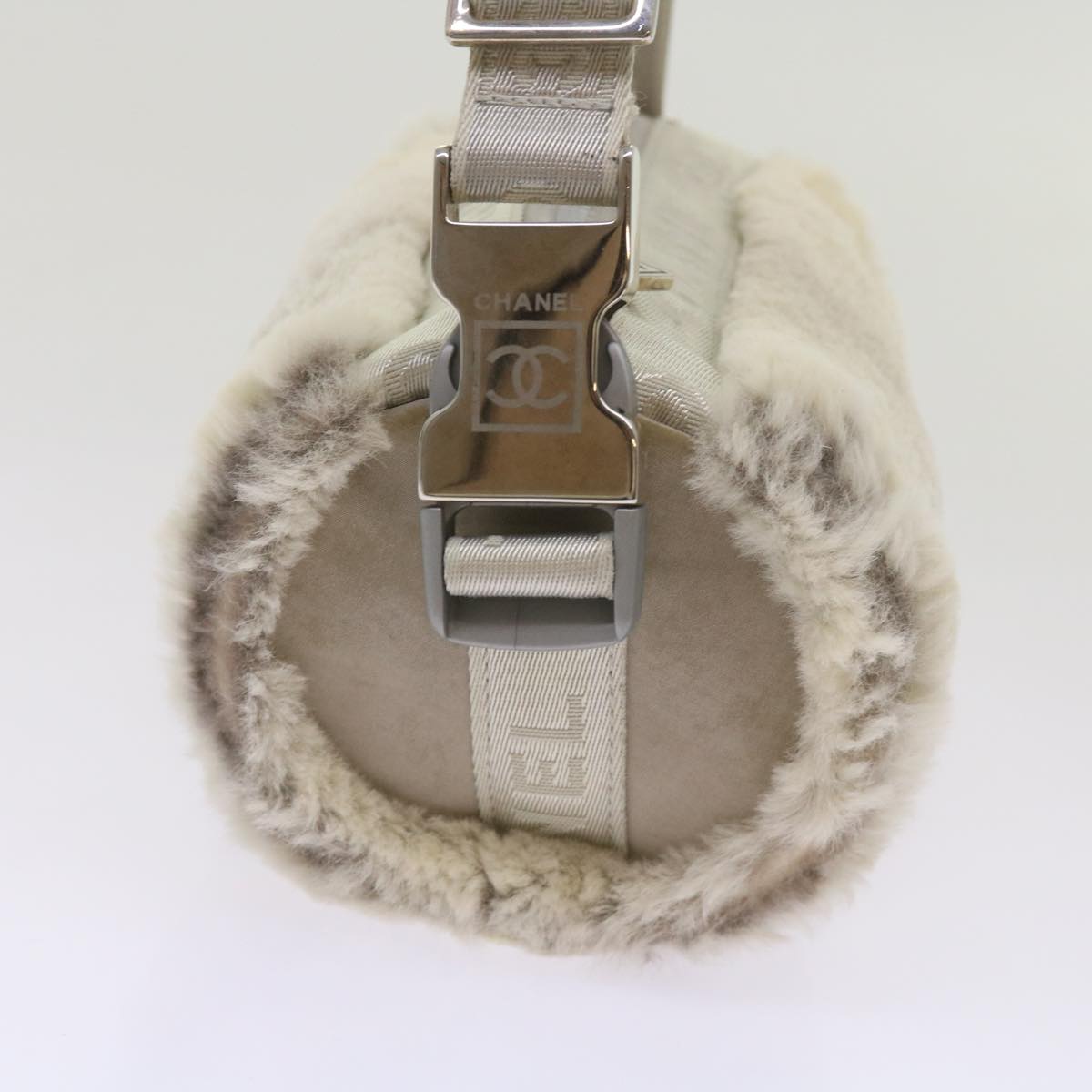 CHANEL Shoulder Bag Mouton White CC Auth bs12467