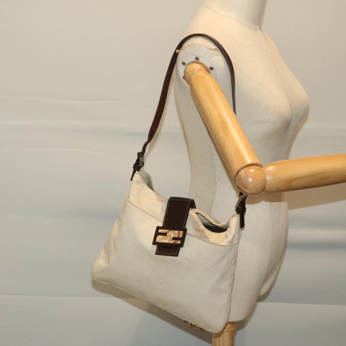 FENDI Mamma Baguette Shoulder Bag Canvas Beige Auth bs12544