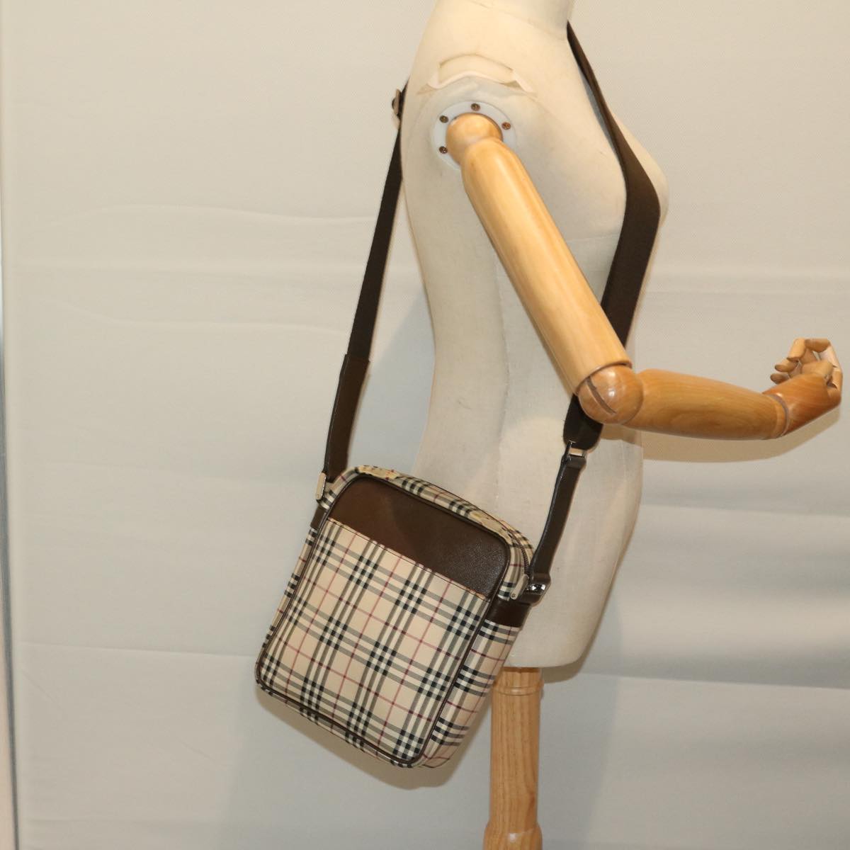 BURBERRY Nova Check Shoulder Bag Canvas Beige Brown Auth bs12772