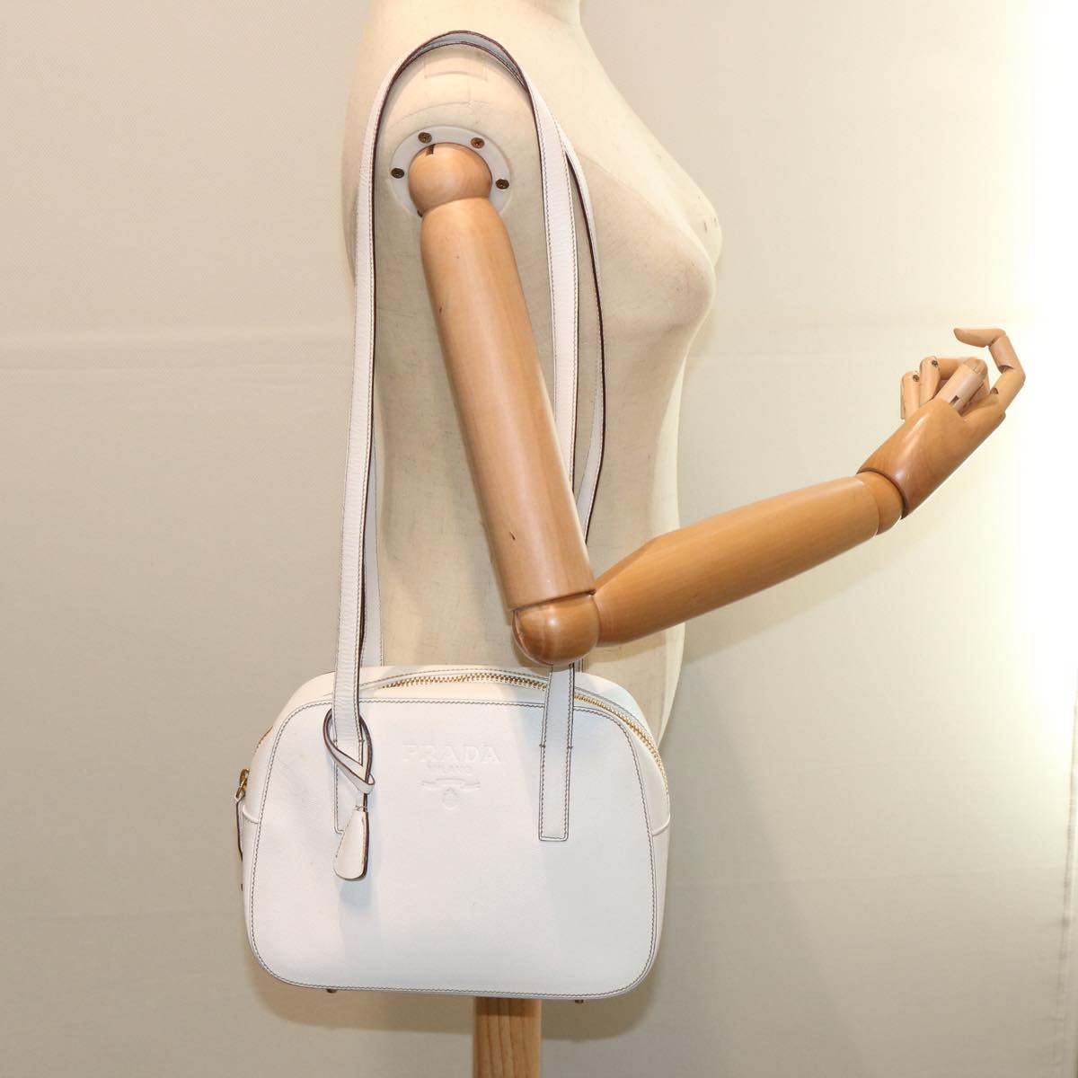 PRADA Safiano leather Shoulder Bag White Auth bs12825