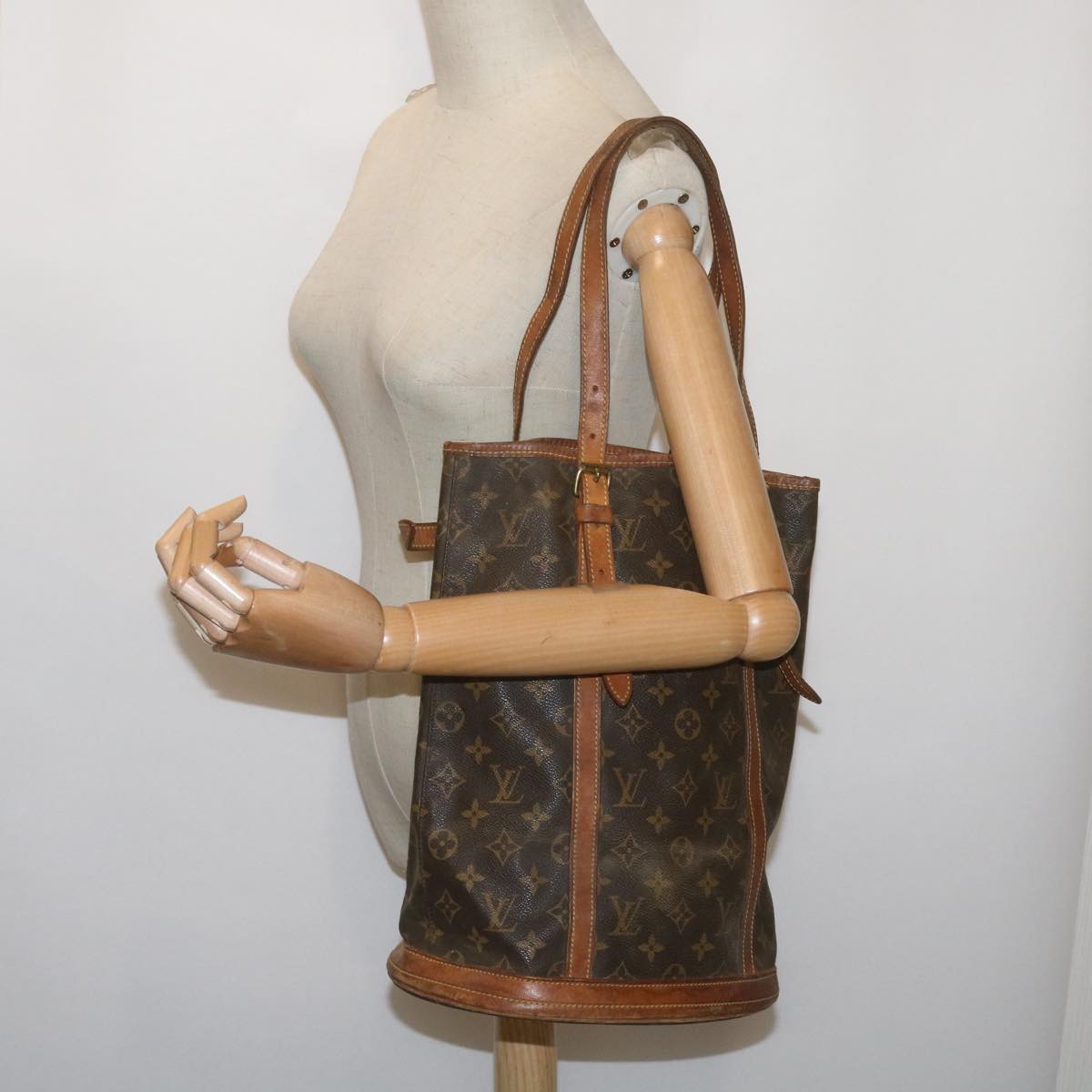 LOUIS VUITTON Monogram Bucket GM Shoulder Bag M42236 LV Auth bs12876