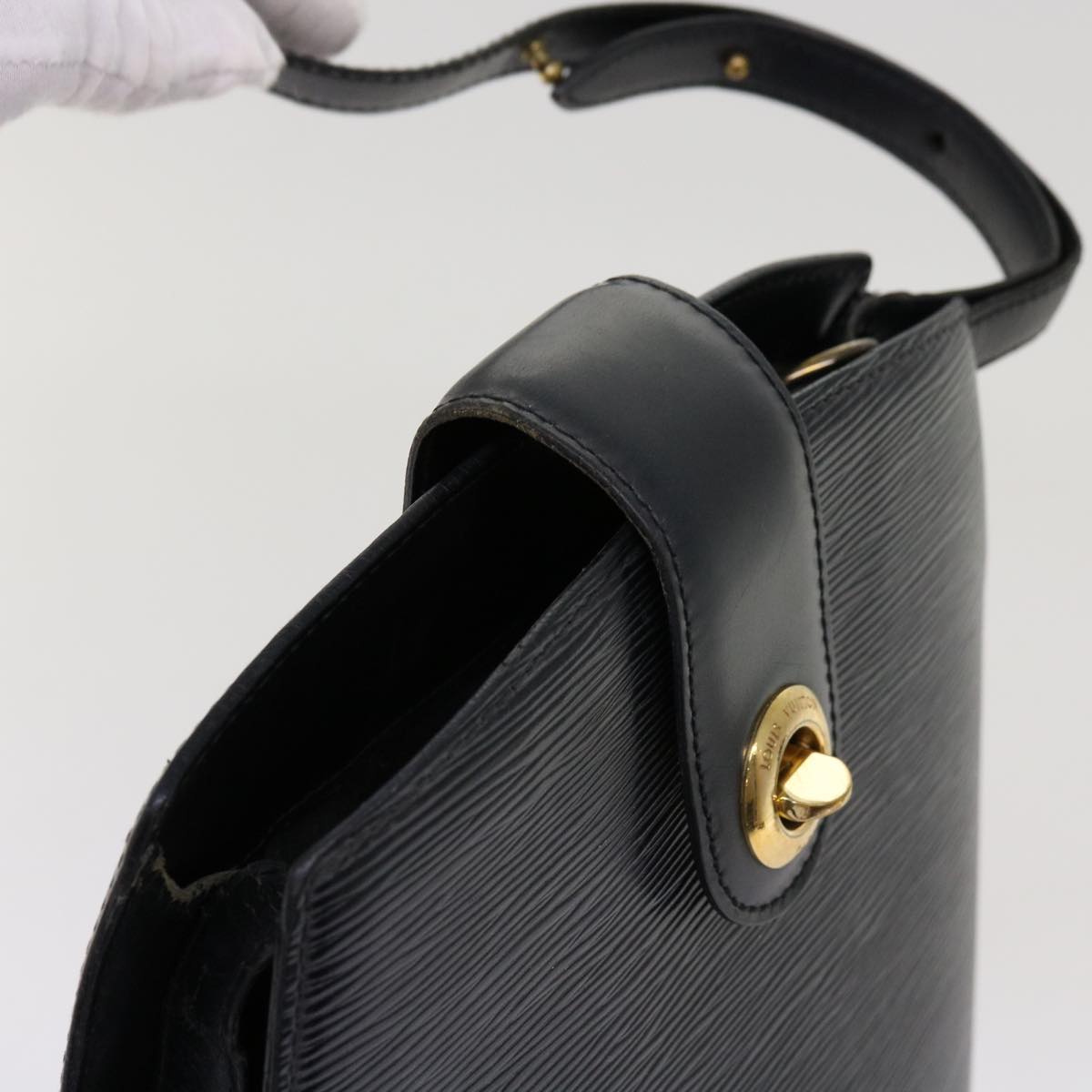 LOUIS VUITTON Epi Cluny Shoulder Bag Black M52252 LV Auth bs13058