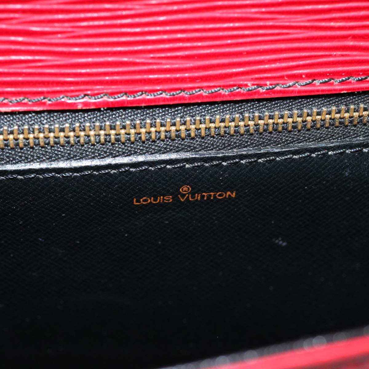 LOUIS VUITTON Epi Saint Cloud GM Shoulder Bag Red M52197 LV Auth bs13110