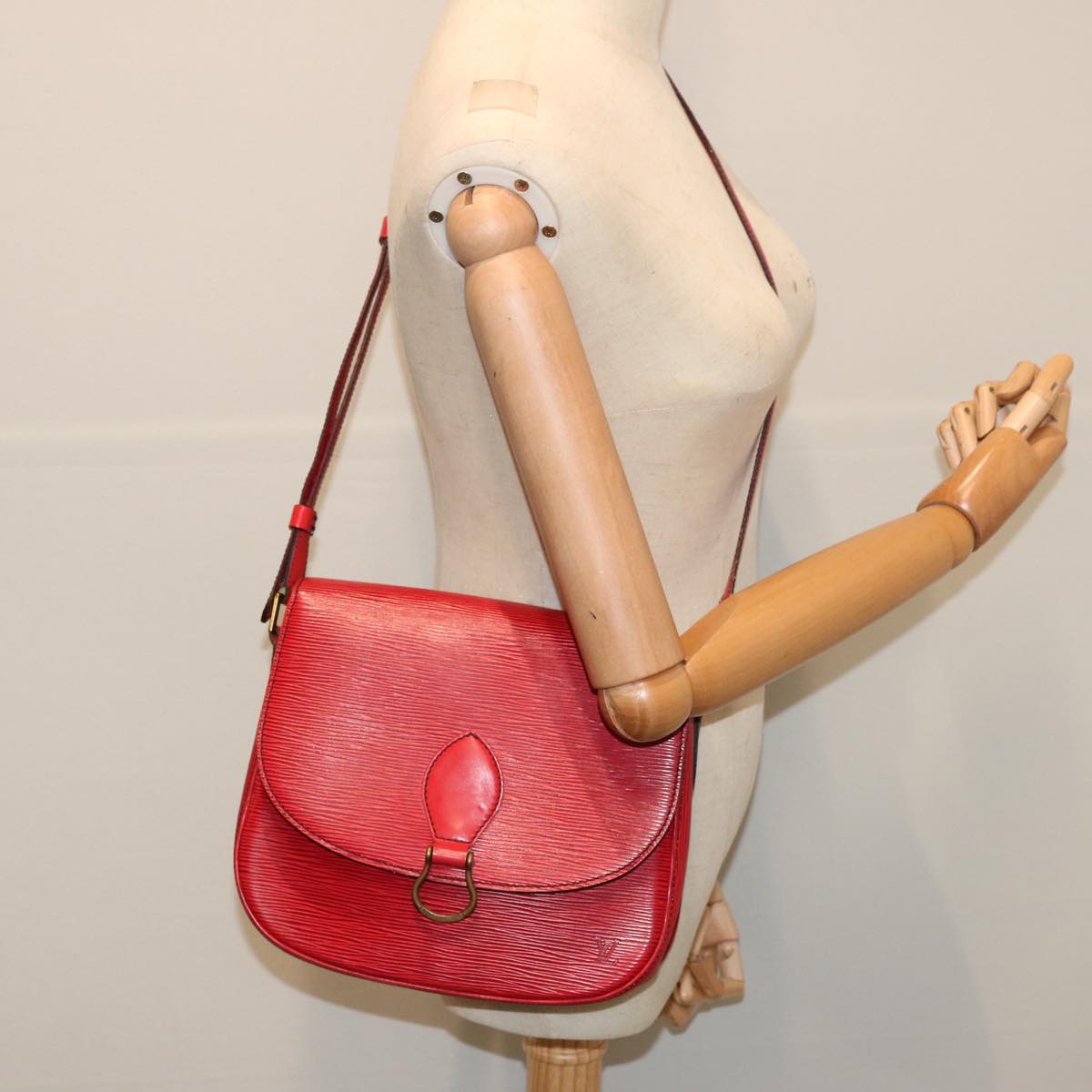 LOUIS VUITTON Epi Saint Cloud GM Shoulder Bag Red M52197 LV Auth bs13110