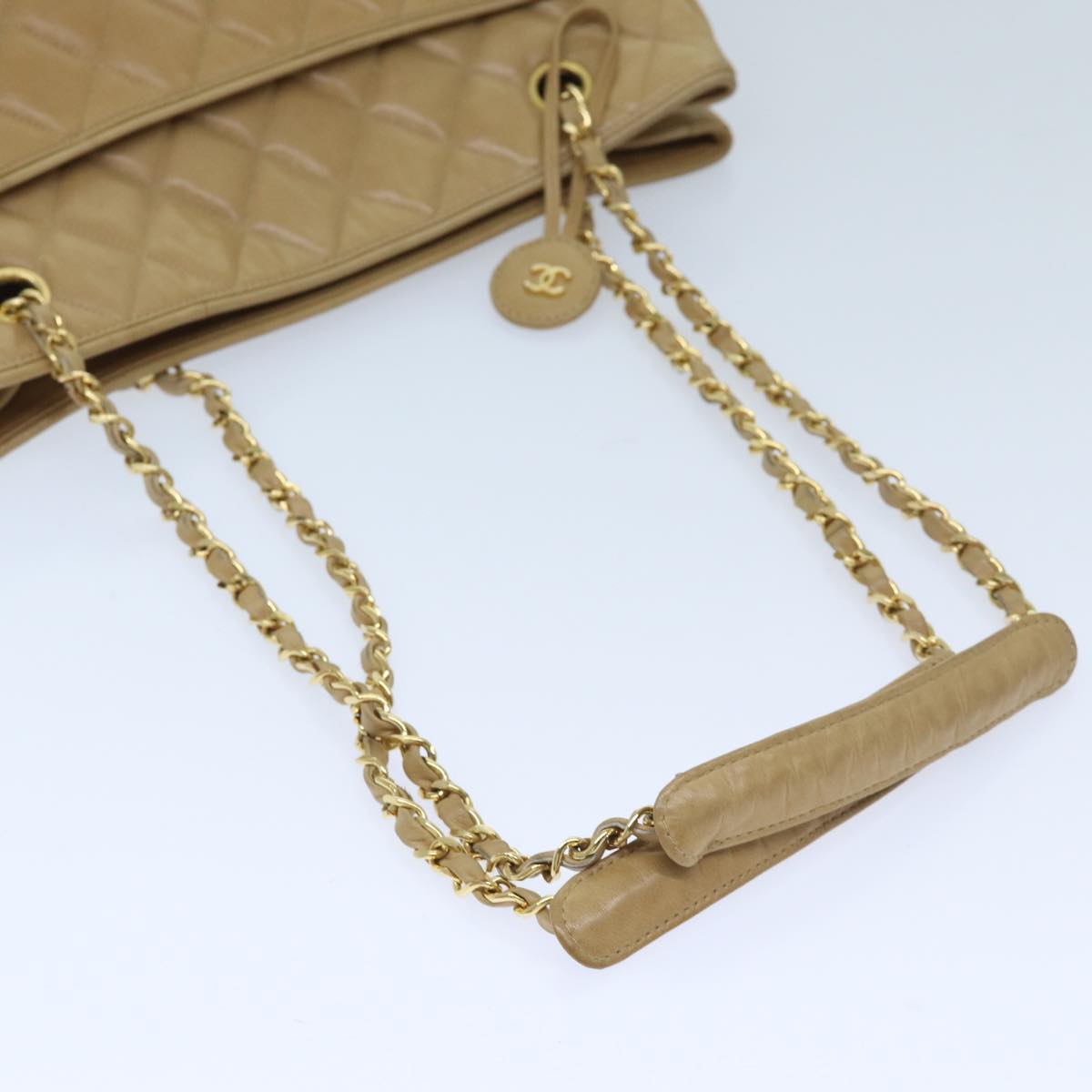 CHANEL Matelasse Chain Shoulder Bag Leather Beige CC Auth bs13359