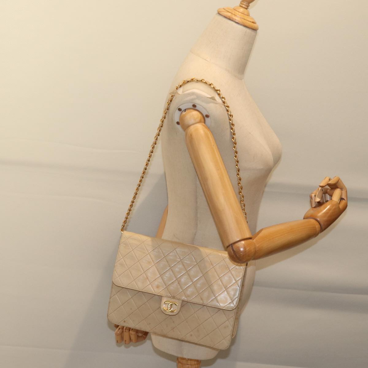 CHANEL Matelasse Chain Shoulder Bag Lamb Skin Beige CC Auth bs13510