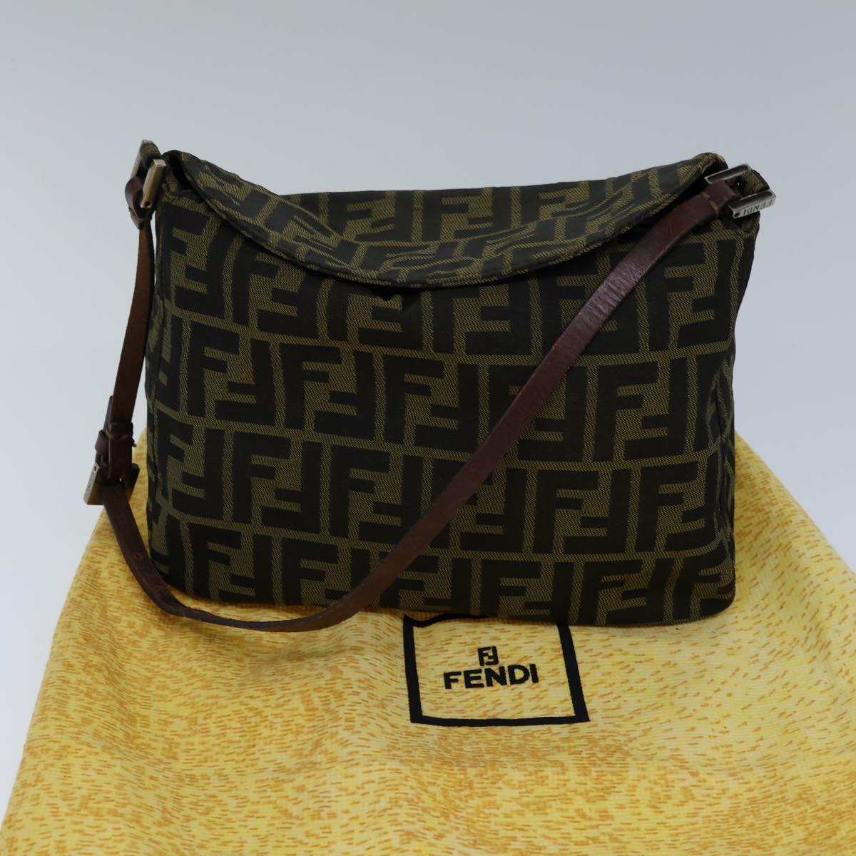 FENDI Zucca Canvas Shoulder Bag Brown Black Auth bs13717