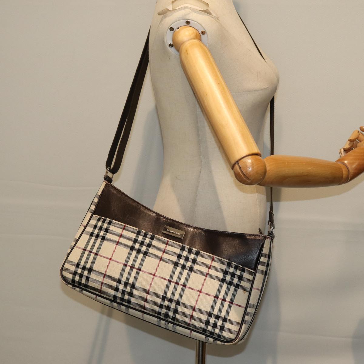 BURBERRY Nova Check Shoulder Bag Canvas Beige Auth bs13859